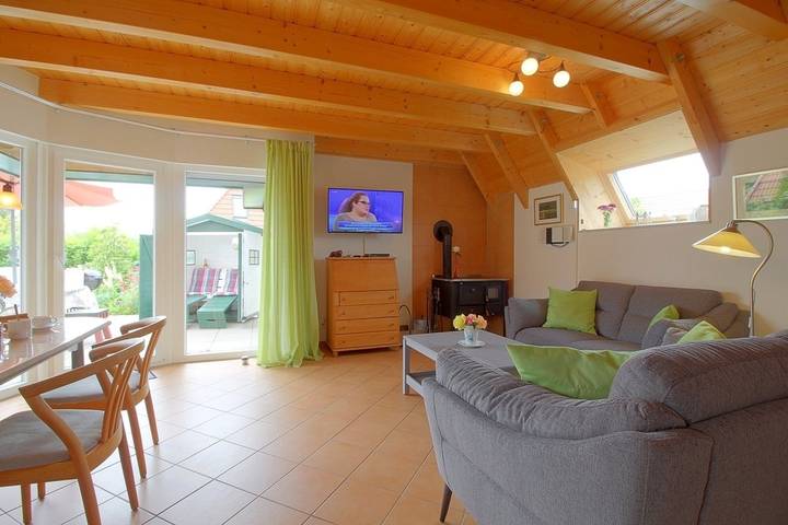 Ferienhaus für 4 Personen, mit Terrasse und Garten in Wremen