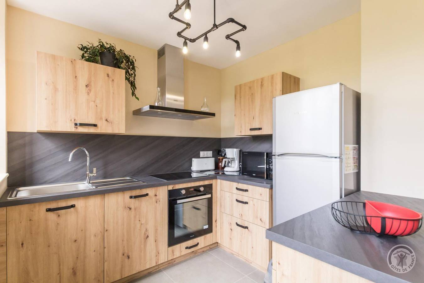 Casa de huéspedes para 12 personas con jardín in Cuves, Avranches region