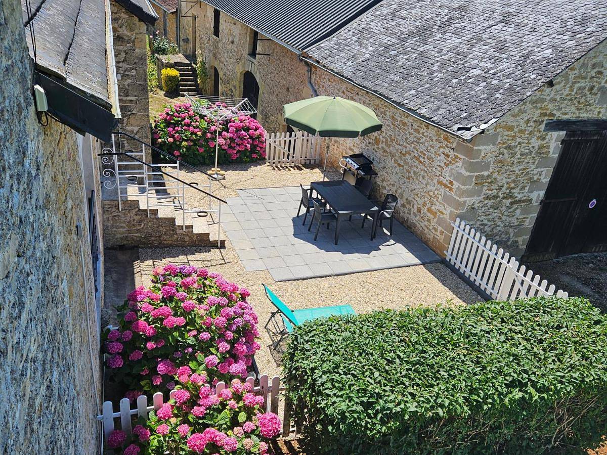 Two-Bedroom House in Les Coteaux Périgourdins, Périgord Noir