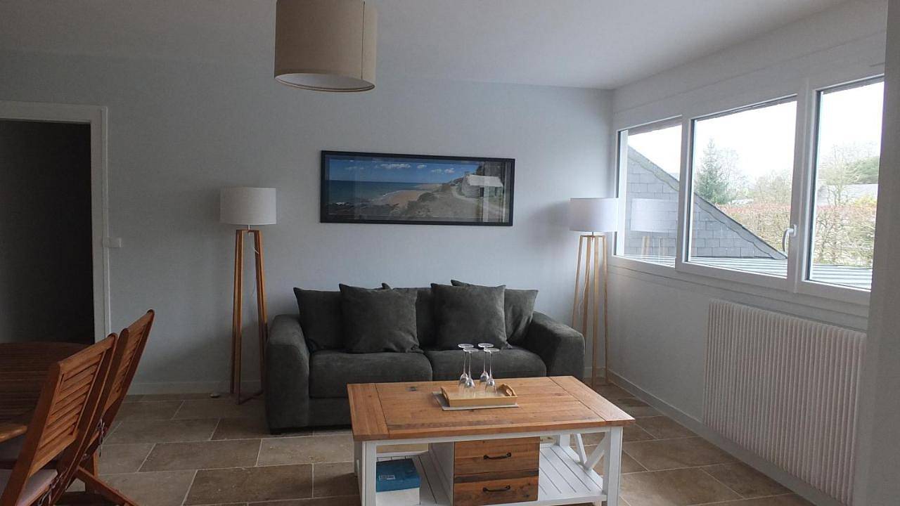 Appartement entier, Two-Bedroom Apartment in Valognes, Côte de la Déroute