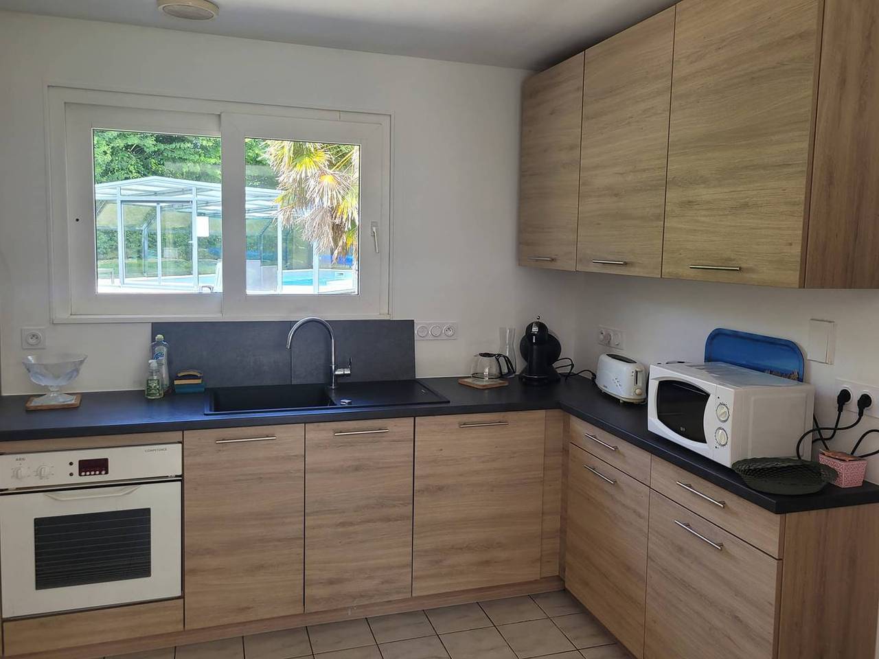 Villa all on the ground floor with Wifi, private swimming pool under top shelters in Pleumeur-Bodou in Pleumeur-Bodou, Costa de granito rosa