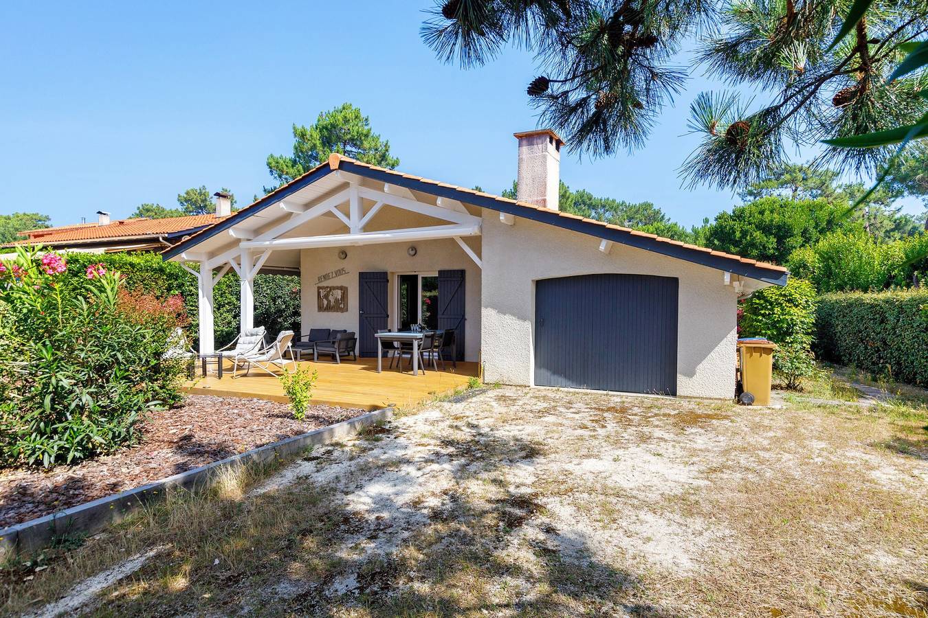 Holiday Home "Villa Mésange" with Pool in Lège-Cap-Ferret, Arcachon region