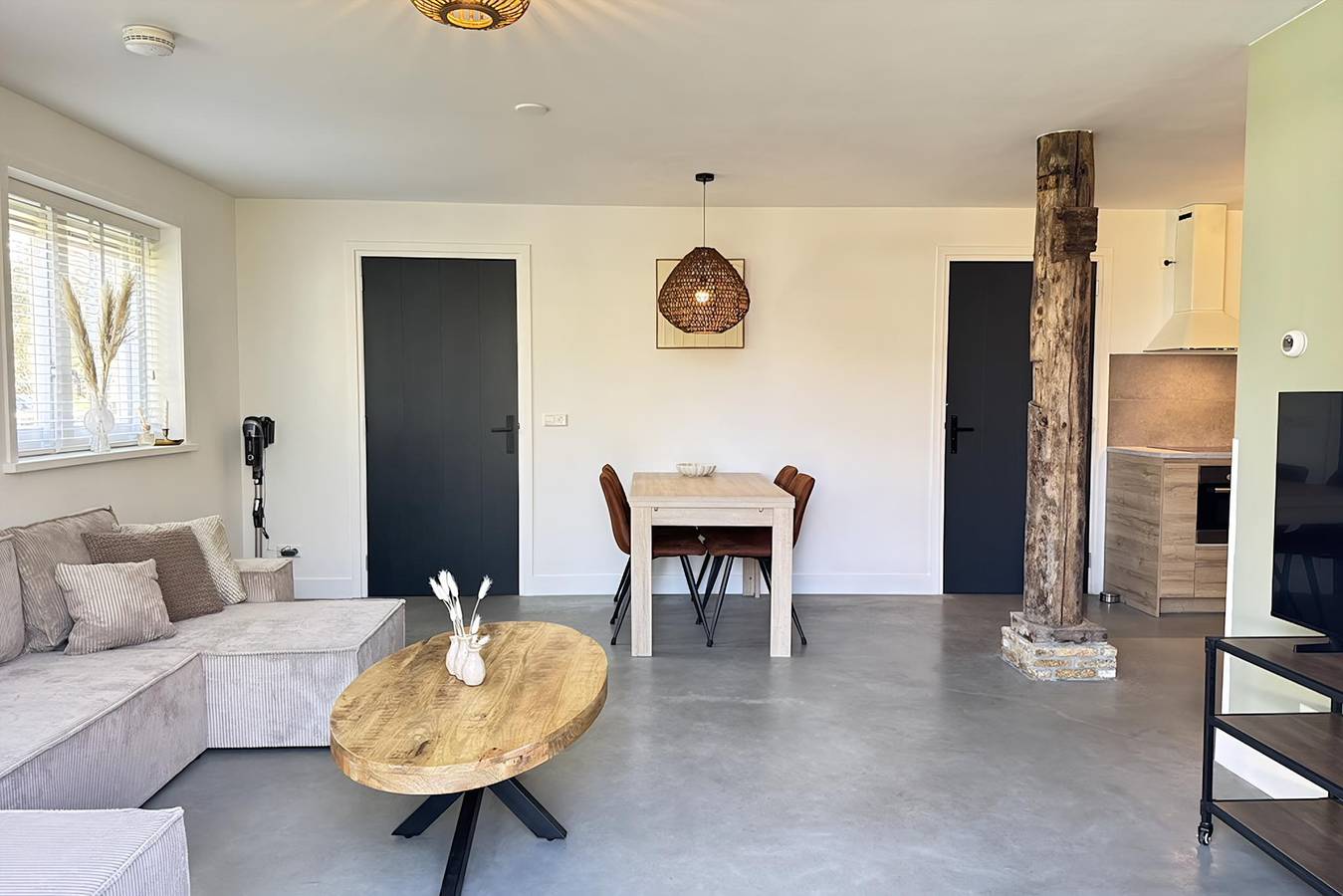 Geheel appartement, May in Julianadorp aan Zee, Julianadorp