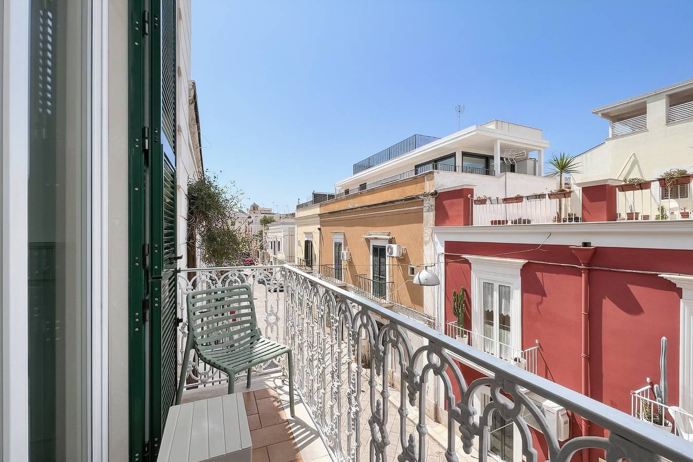 Bed and Breakfast 'Camera Queen - Orchidea Celeste' con vistas al mar, Wi-Fi y aire acondicionado in Manfredonia, Gargano