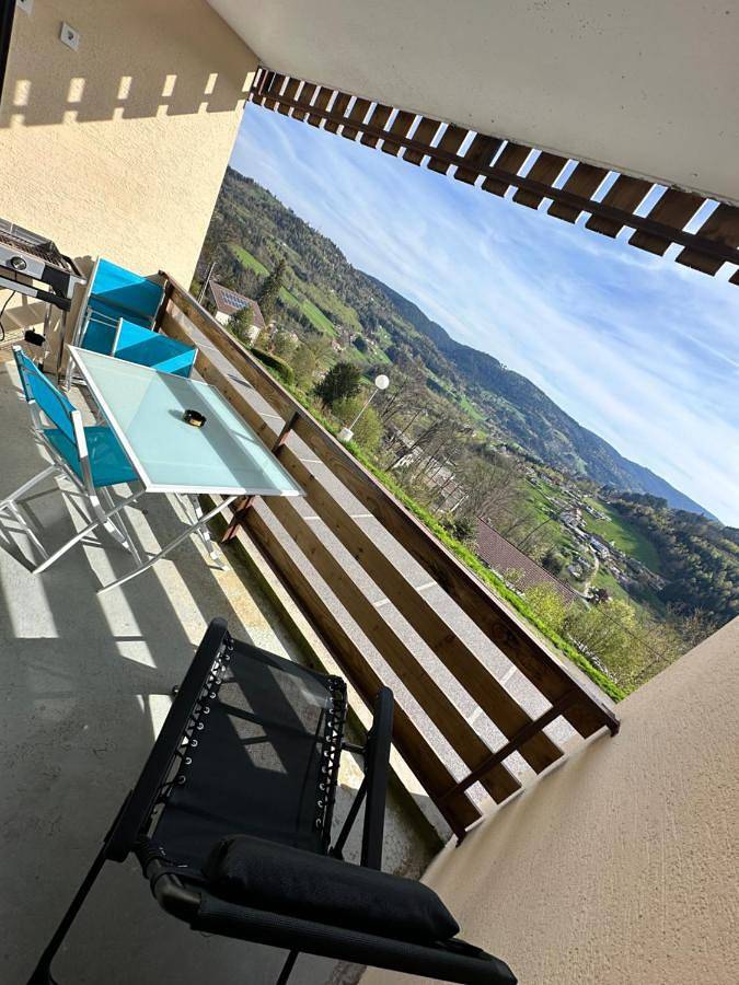 Appartement de vacances pour 4 personnes, avec Balcon ainsi que Terrasse et Vue