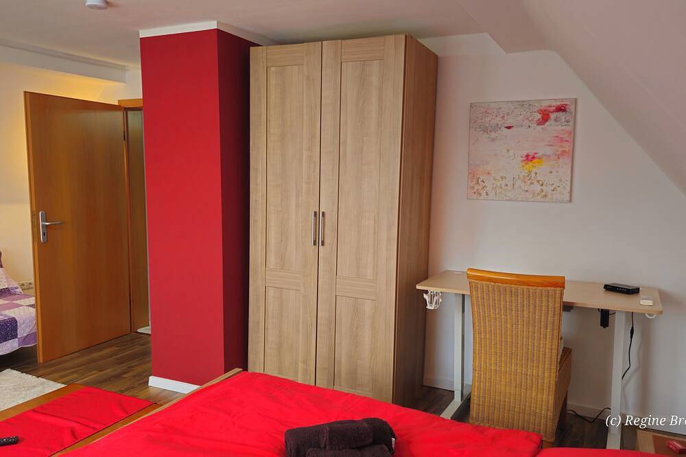 Unterkunft liegt verkehrsgünstig zwischen den Großstädten Köln/Düsseldorf/Aachen in Grevenbroich, Rheinland