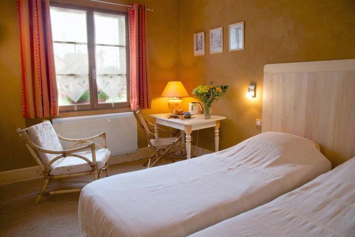 Chambre d’hôte pour 2 personnes, avec Terrasse et Jardin dans Mergey