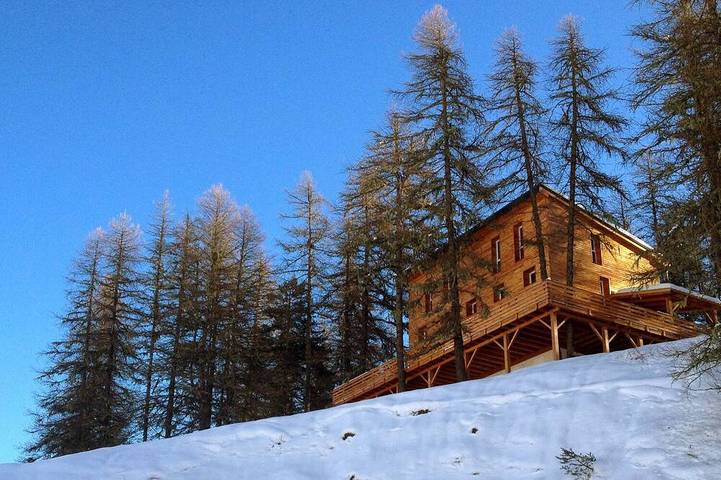 Chalet pour 14 personnes, avec Jacuzzi et Terrasse ainsi que Jardin et Sauna