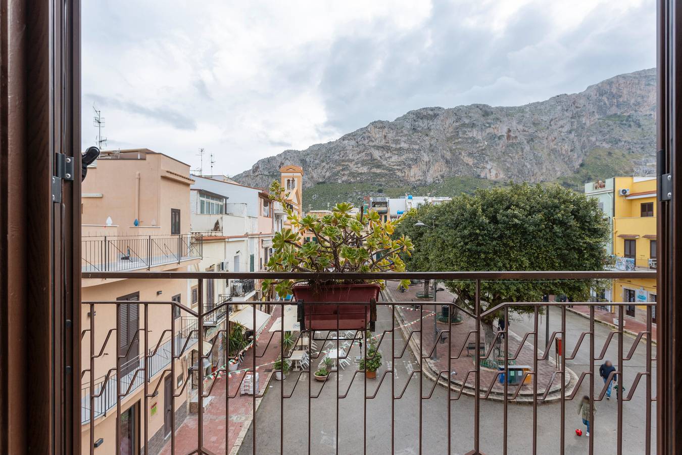 Camera 'Umberto I' con Balcone, Wi-Fi e Aria Condizionata in Isola delle Femmine, Provincia di Palermo