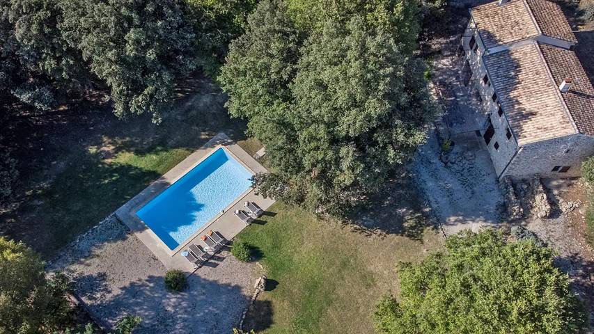 Location de vacances pour 10 personnes, avec piscine et jardin, animaux acceptés à Bollène - 4