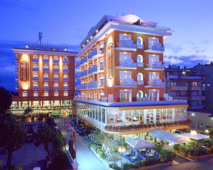 Appartamento per 6 persone, con Balcone e Idromassaggio nonché Terrazza e Giardino a Torre Pedrera