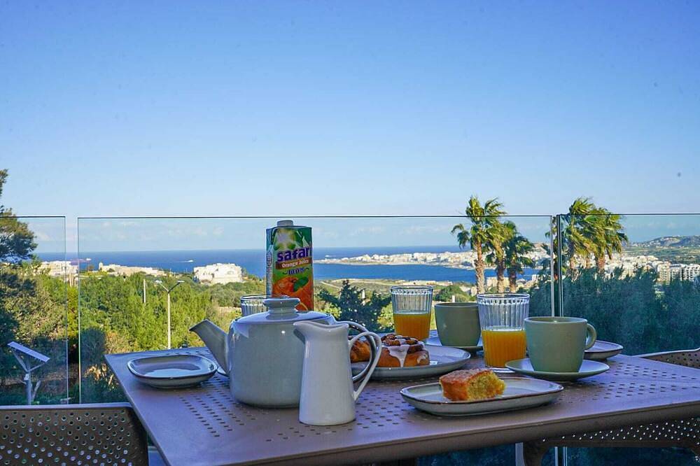Ganze Wohnung, A  brand new listing! Enjoying Fantastic views. Be our guest! in il-Mellieha, Mellieha
