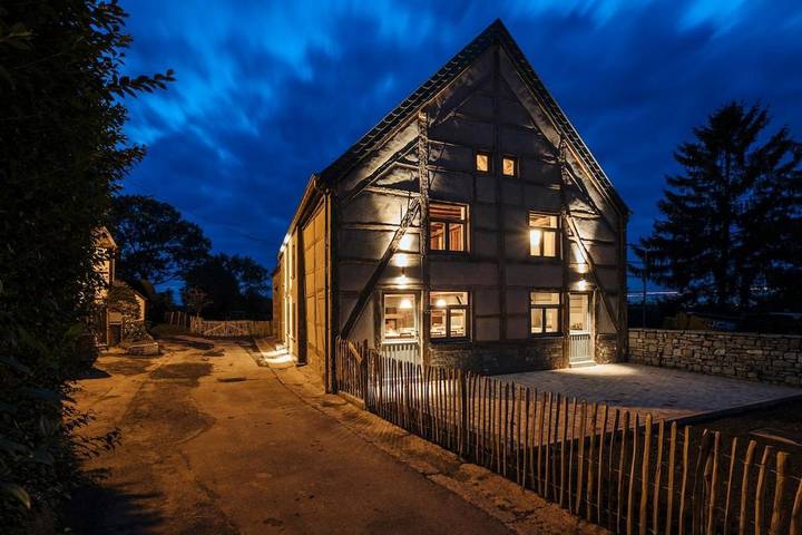 Gîte pour 11 personnes, avec jardin et sauna ainsi que terrasse et vue dans Wancennes