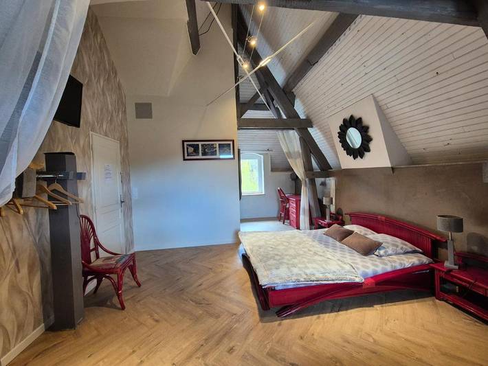 Gîte pour 2 personnes, avec Terrasse et Jardin ainsi que Piscine et Vue à Pélussin
