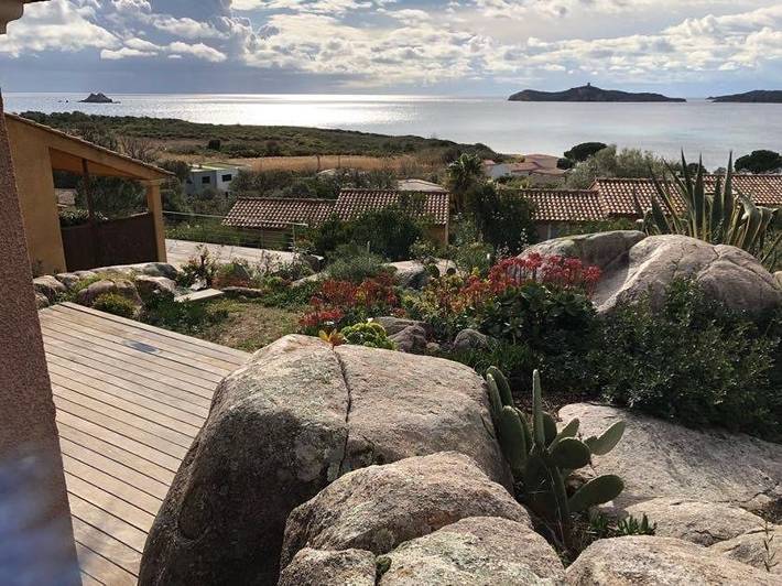 Location de vacances pour 5 personnes, avec Terrasse et Jardin ainsi que Piscine et Vue dans Plage de Vardiola - 2