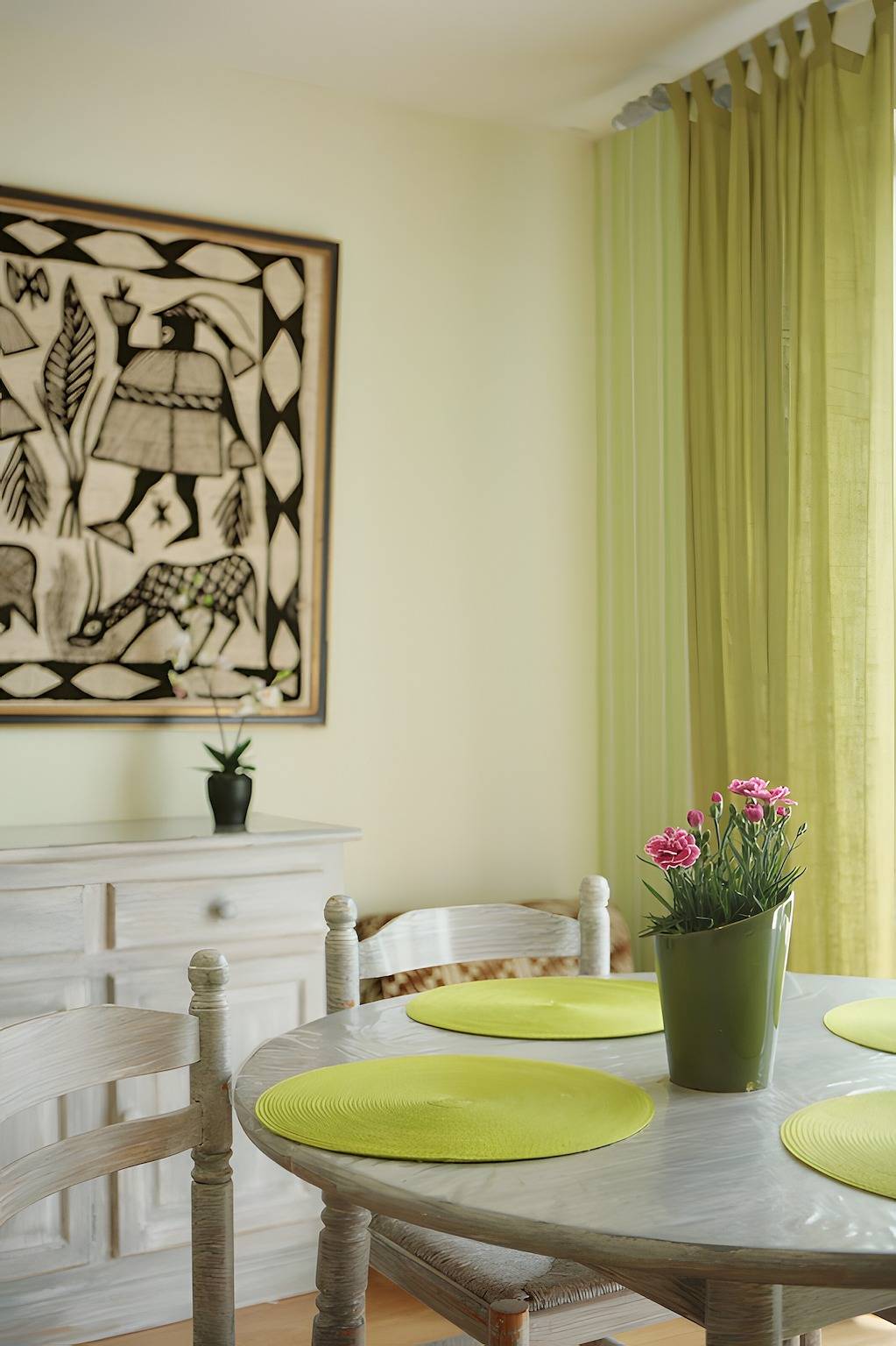 Appartement entier, Appartement 'Au Cœur du Golfe' avec terrasse privée, jardin partagé et Wi-Fi in Sarzeau, Côte des Mégalithes