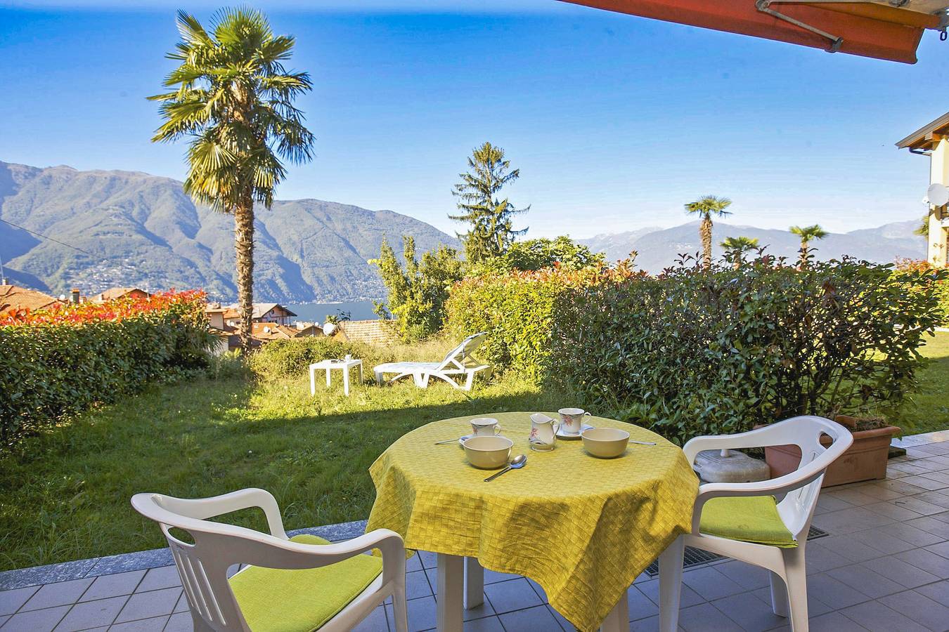 Ganze Wohnung, Residenz La Fonte Nr. 08 in Pino sulla Sponda del Lago Maggiore, Maccagno con Pino e Veddasca