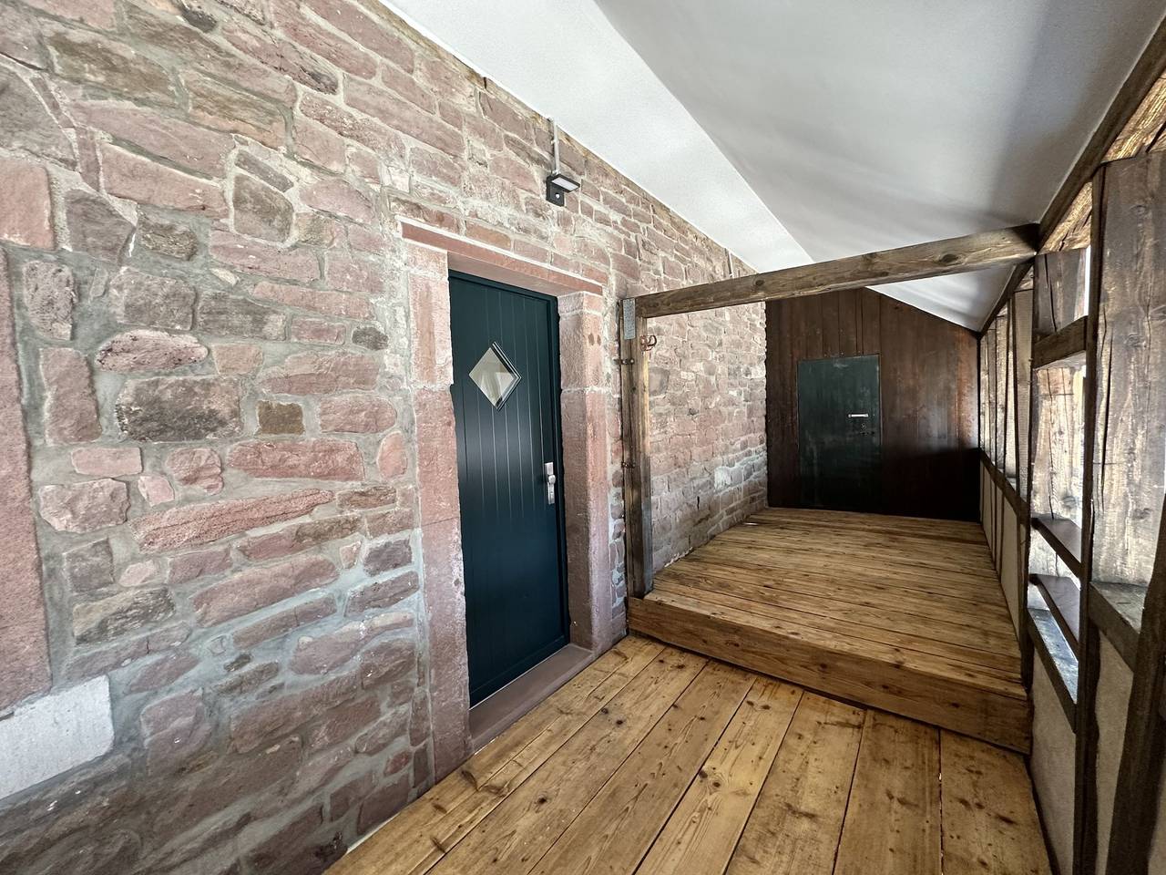 Appartamento intero, Appartamento 'Wiesenblick' con terrazza privata, giardino in comune e Wi-Fi in Marxzell, Nordschwarzwald