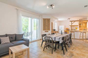 Villa voor 10 Personen in Cucuron, Parc naturel régional du Luberon, Afbeelding 4