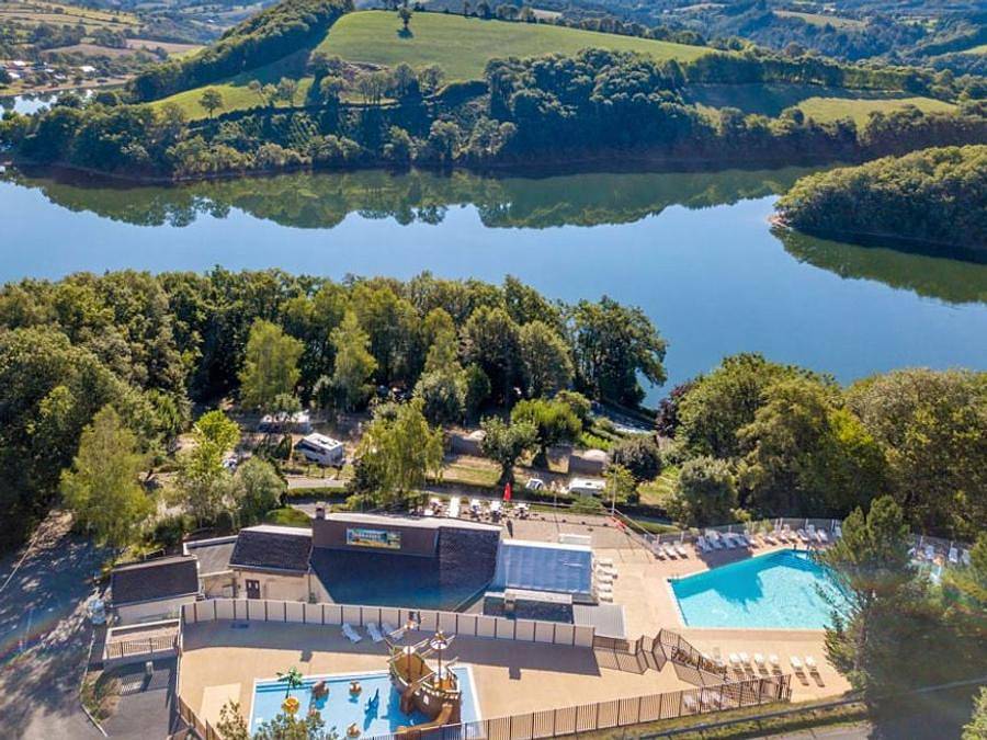 Camping Les Terrasses du Lac  - Mobilhome 7 personnes - 3 chambres 6/7 places Clim in Pont-de-Salars, Massif central