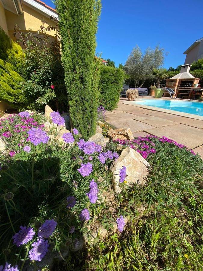 Deluxe Double Room (2 Adults + 1 Child) in Gleizé, Beaujolais
