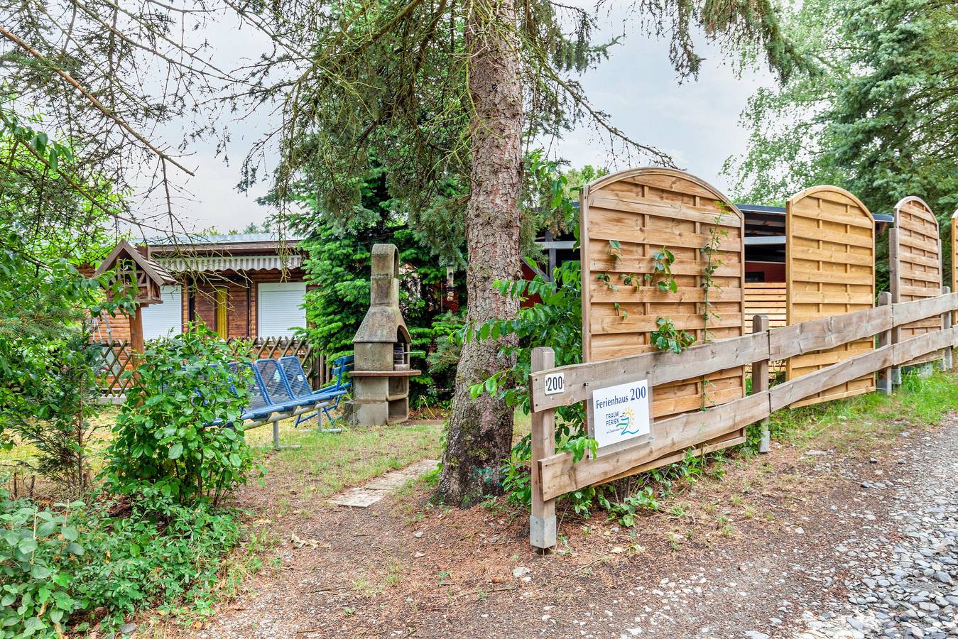 Ganze Ferienwohnung, Tinyhaus 200 mit privater Terrasse, Garten und Wlan in Bungalowdorf Zadelsdorf, Zeulenroda-Triebes