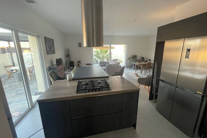 Chambre d’hôte pour 6 personnes, avec jacuzzi et piscine à Roquefort-des-Corbières