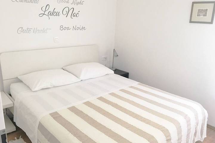 Ganze Wohnung, Apartment Sol - 5 m vom Meer entfernt in Drašnice, Makarska Riviera