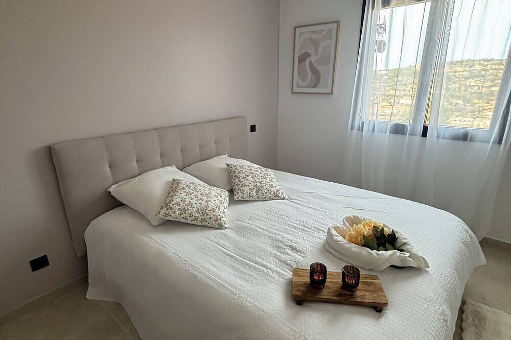 Nouveaute !!!! \nvilla Moderne de 4 chambres, piscine chauffée et vue panoramique in Apt, Parc naturel régional du Luberon