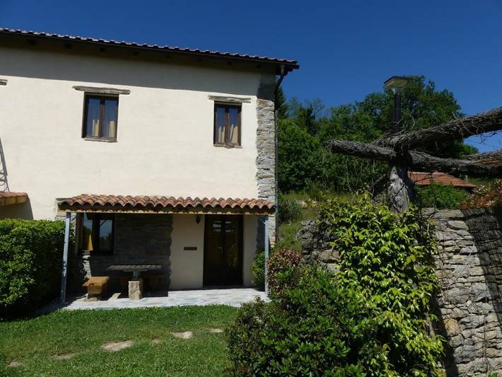 Location de vacances pour 10 personnes, avec sauna et vue ainsi que jardin et piscine à Mombarcaro - 4