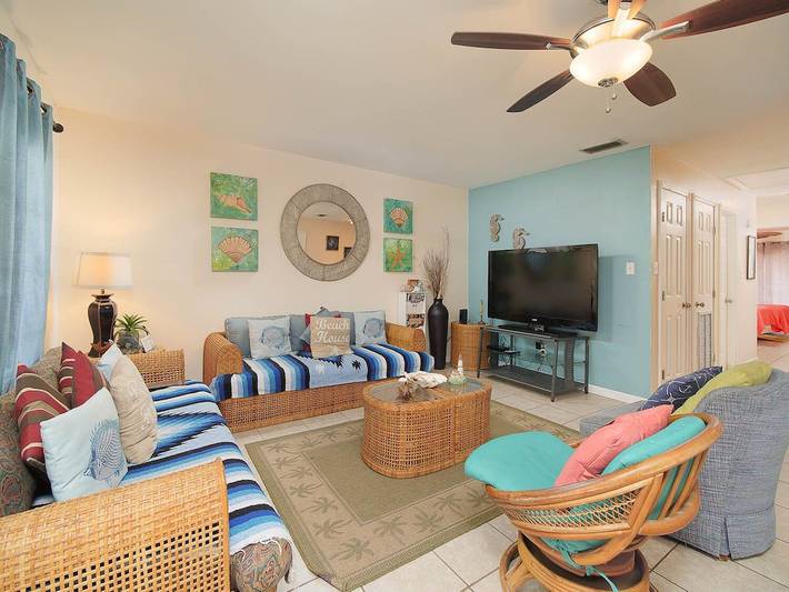 Vacation home for 11 people, with balcony and yard, with pets in South Padre Island
