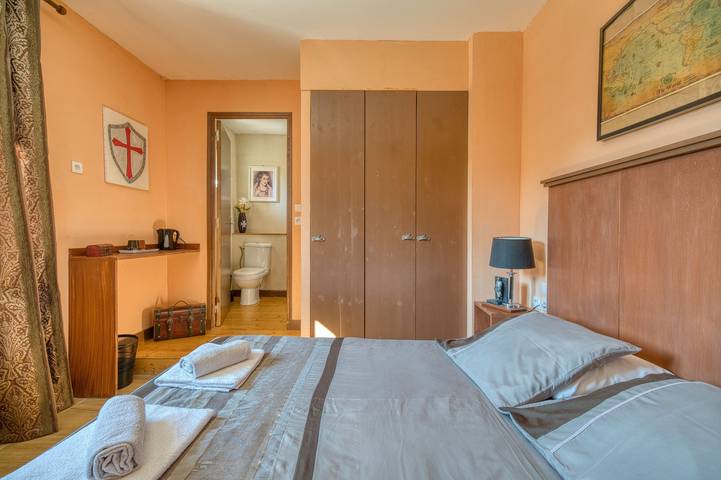 Chambre d'hôtes 'Les Templiers' avec piscine partagée, jardin commun et Wi-Fi in Le Fraysse, Région d'Albi
