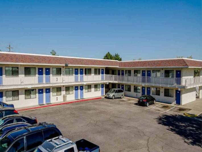 Appartement entier, 1 Lit Complet | Baignoire D'accès À La Mobilité|Ns in Thornton, Comté d'Adams (CO)
