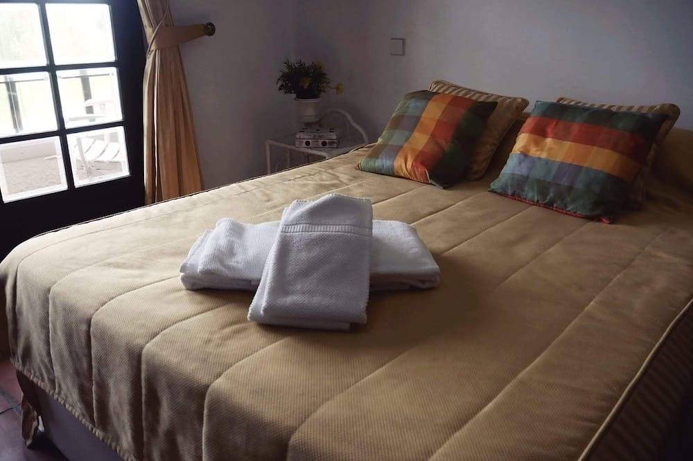 Casa junto al mar y piscina cubierta Casa junto al mar y piscina cubierta in Arcozelo, Distrito de Porto