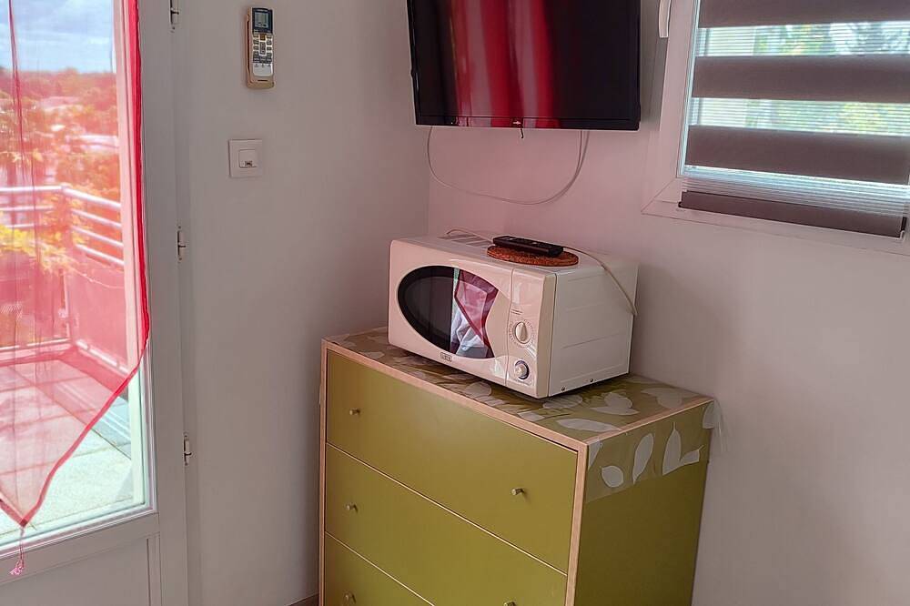 Appartement entier, Studio avec grande terrasse 9m² vue exceptionnelle, 5 min écluses de Fonséranes in Béziers, Côte d'Améthyste