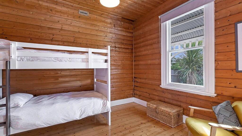 A quaint little retreat for a family, situated in a quiet family friendly cul de sac. in Port Fairy, Shire of Moyne