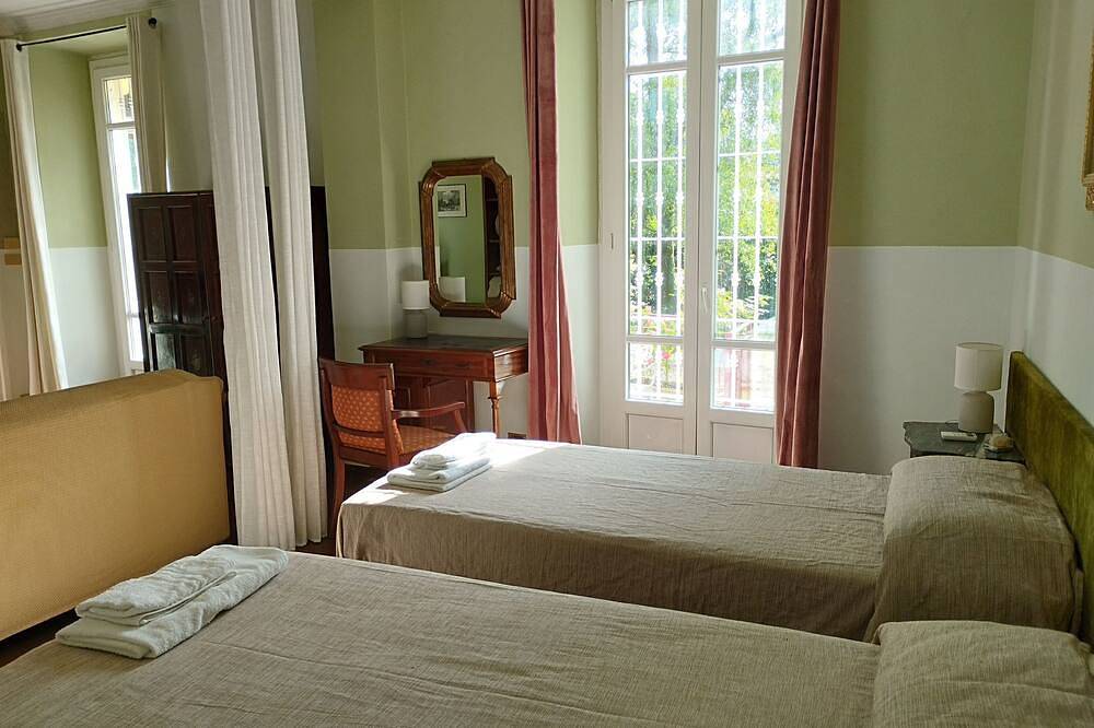 Ganze Wohnung, Große Wohnung in Villa mit Park in Varese – Zentrum, Krankenhaus, See, 10' Auto in Varese, Varese Provinz