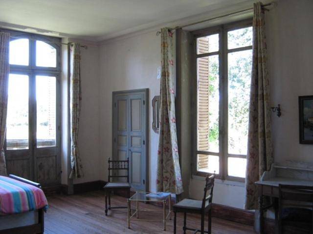 Chambre d’hôte pour 2 personnes, avec vue ainsi que jardin et piscine dans Mayenne - 3
