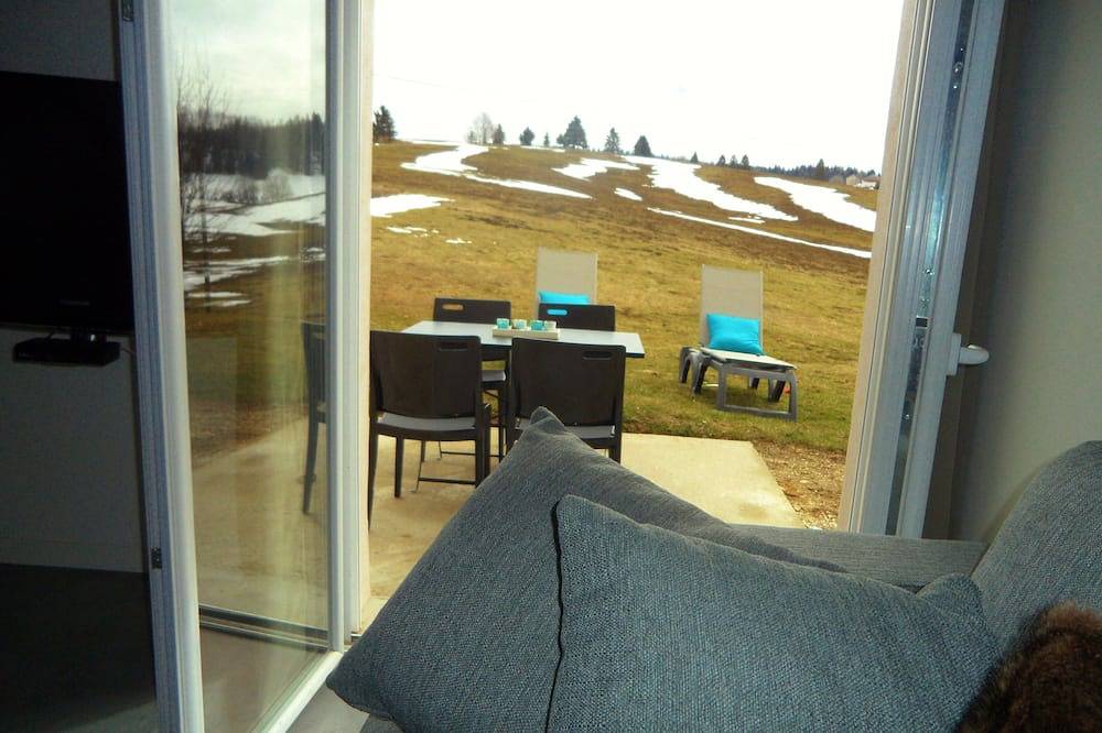 Appartement entier, Appartement Terrasse En Pleine Nature  au pieds des pistes de ski,raquette, luge in Longchaumois, Parc naturel régional du Haut-Jura