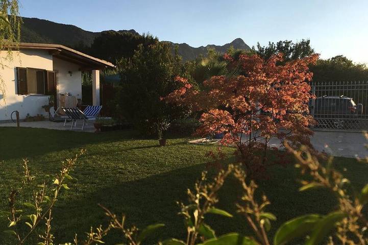 Family villa surrounded by nature with private garden and parking, close to the sea in San Felice Circeo, Agro Pontino