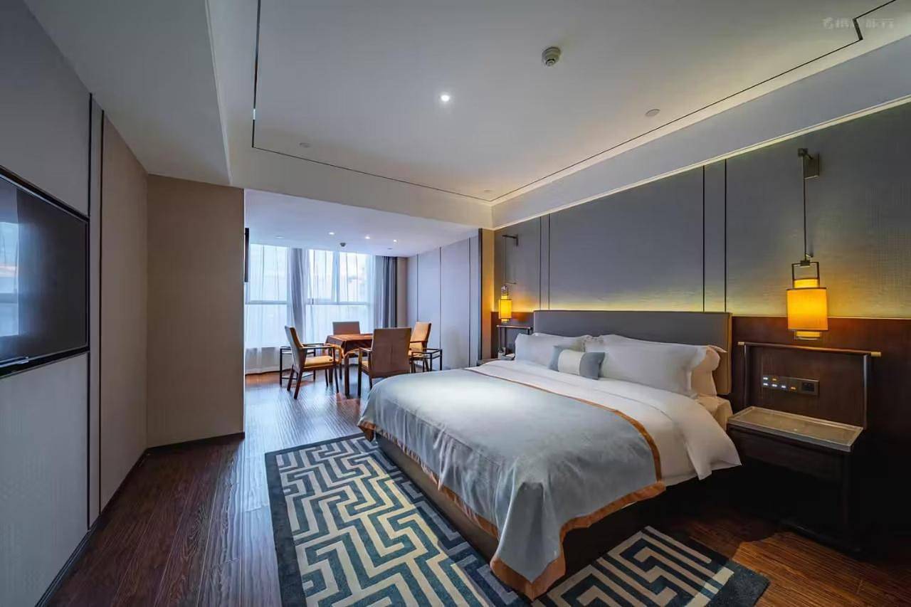 Till Bright Hotel Huaihua High-speed Railway South Station Wanda Plaza in Hunan