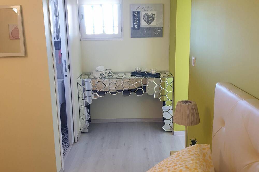 Apartment \"Mauzac\" on the heights of Limoux in Cournanel, Limoux region