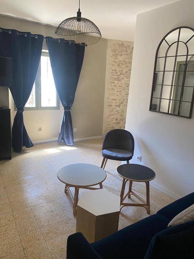 Gîte pour 4 personnes, avec terrasse dans Office De Tourisme Du Pays Des Sorgues Et Des Monts De Vaucluse - 3