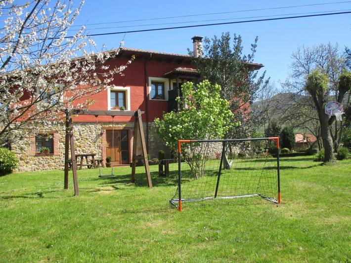 Casa rural para 4 personas, con vistas y jardín en Parres - 3