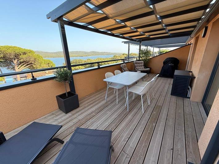 Appartement de vacances pour 5 personnes, avec vue ainsi que piscine et terrasse, adapté aux familles