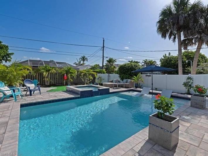 Maison de vacances pour 4 personnes, avec jacuzzi ainsi que jardin et piscine - 1