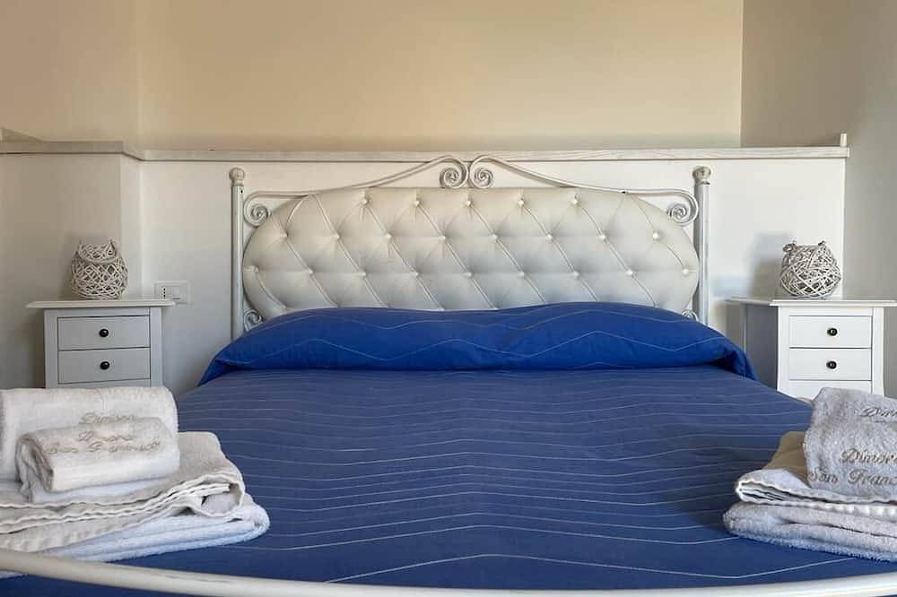 Appartement entier, St. Francis suite in the attic in Grottaglie, Province de Taranto
