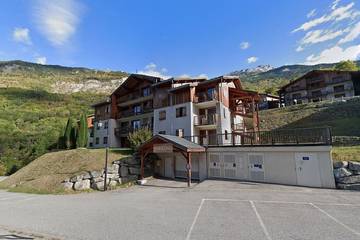 Gîte pour 5 personnes, avec piscine et terrasse à Orelle