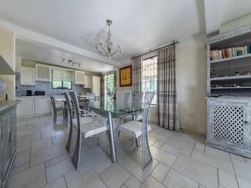Maison De Vacances pour 8 Personnes dans Carpentras, Parc naturel régional du Mont-Ventoux, Photo 3