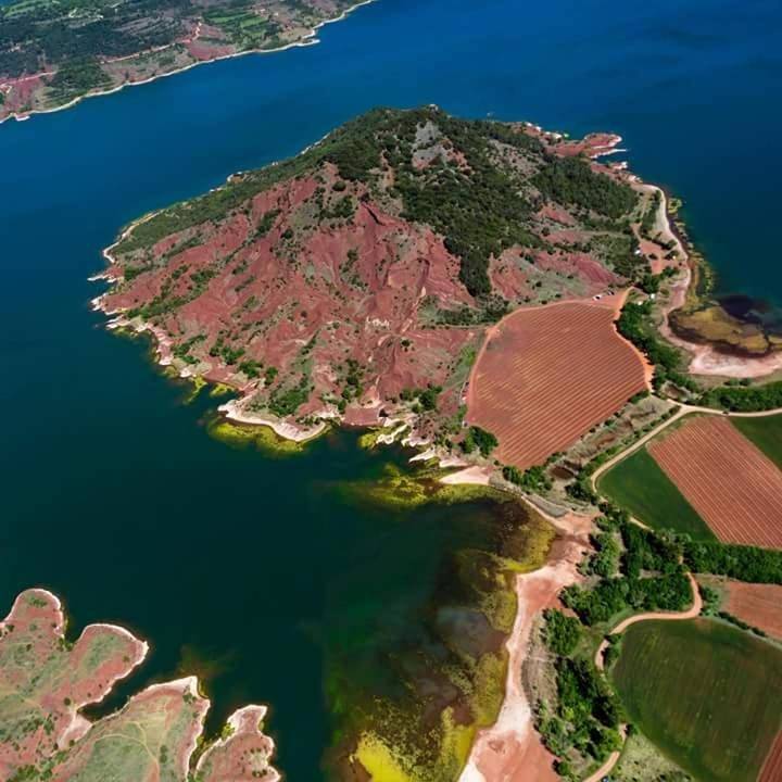 Appartement entier, Grand Studio Entre Lac Et Garrigue in Clermont-l'Hérault, Région de Lodève